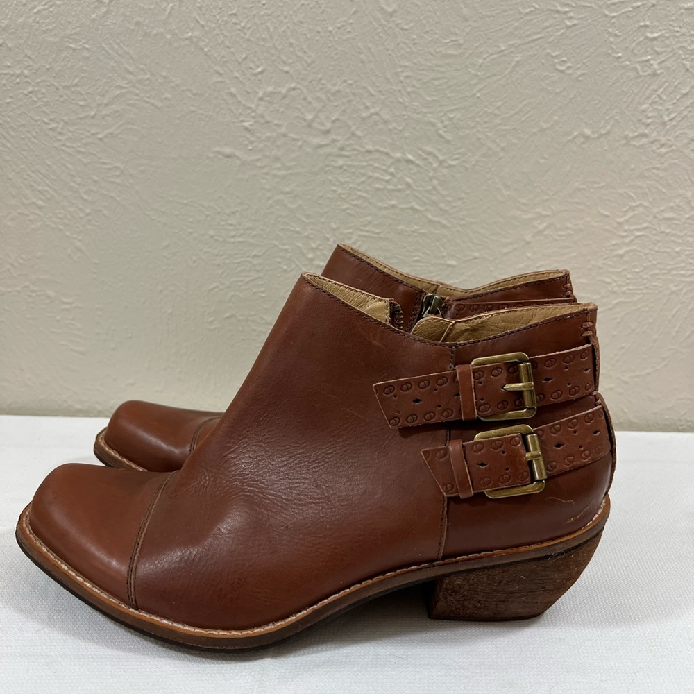 Látigo Prema brown leather bootie size women’s 10